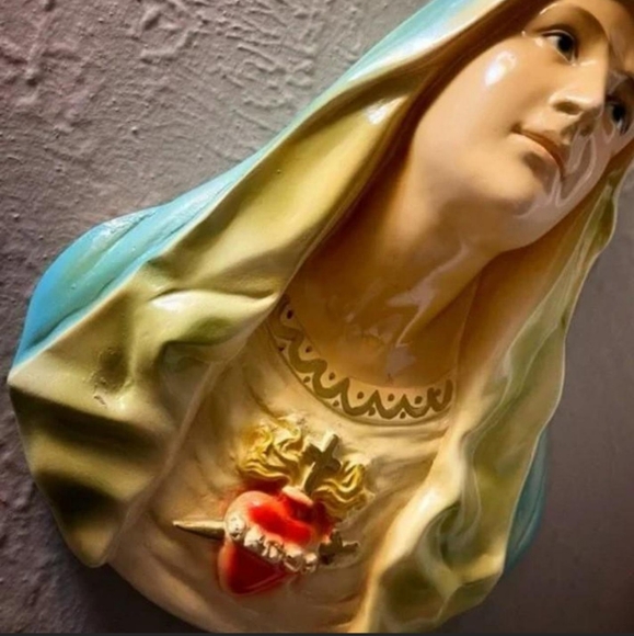 Vintage 1950's Virgin Mary Chalkware Wall Statue - Picture 2 of 7
